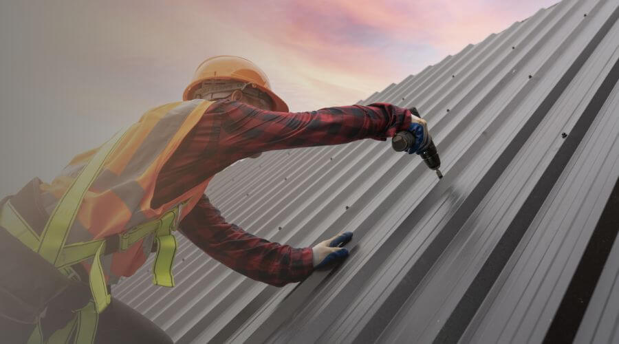 Professional gutter cleaning in Manitowoc, WI